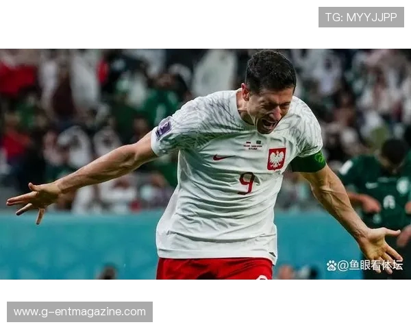 一场1-1，让荷兰无限接近世界杯！末轮打平=出线，莱万将踢附加赛